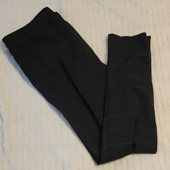 Ellen Tracy Black Dress Pants Sleek Tapered Design Thin Stripe Checkered Design - Picture 1 of 7